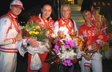 Серебряные медали привезли из Китая (слева - направо) Ирина Близнова, Людмила Постнова, Мария Сидорова и Екатерина Маренникова
