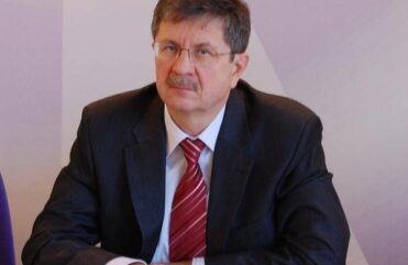 Руководитель департамента здравоохранения мэрии Тольятти Александр Изосимов