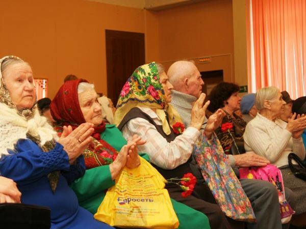 Вручение юбилейных наград ветеранам войны