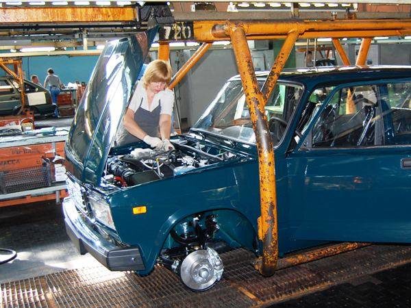 АВТОВАЗ увеличивает выпуск классических моделей «LADA»