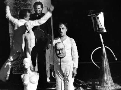 Сцена из&nbsp;спектакля