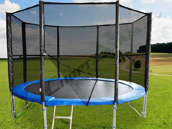 Батуты с защитной сеткой